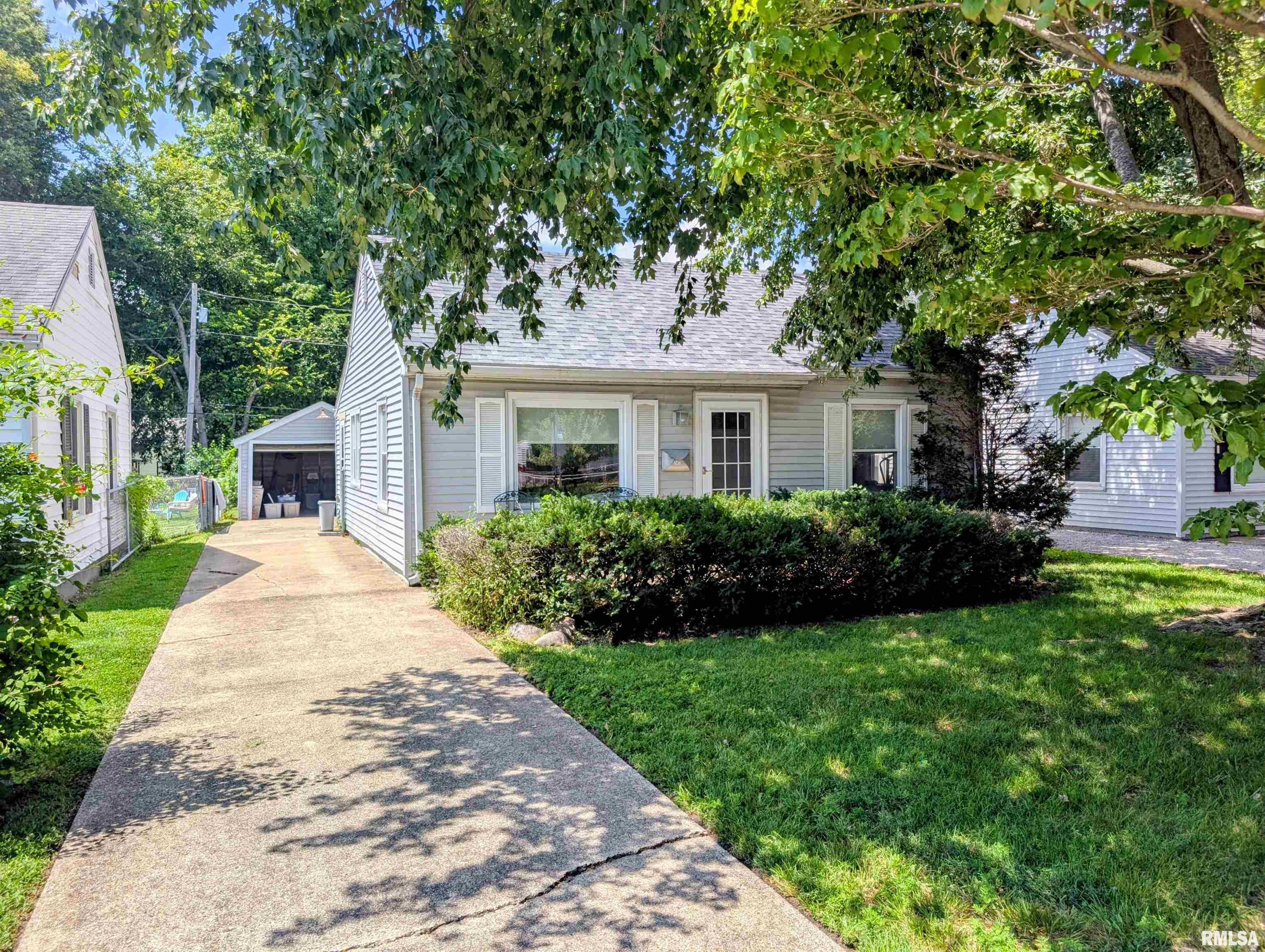2417 South 1st Street Springfield, IL 62704 - Photo 1 of 24 Gallery Image 1