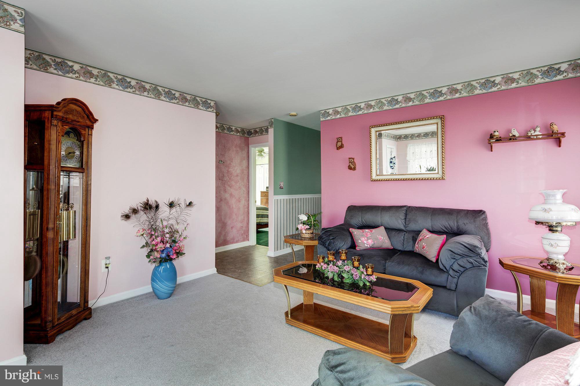 1616 Cape May Road Baltimore, MD 21221 - Photo 3 of 29 Living Room
