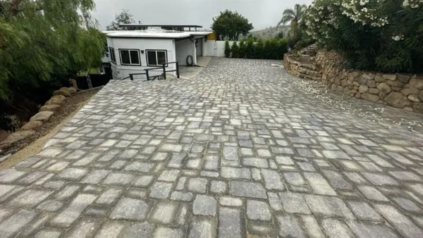 $4,113,000 | 2911 Holly Road, Santa Barbara, CA 93105