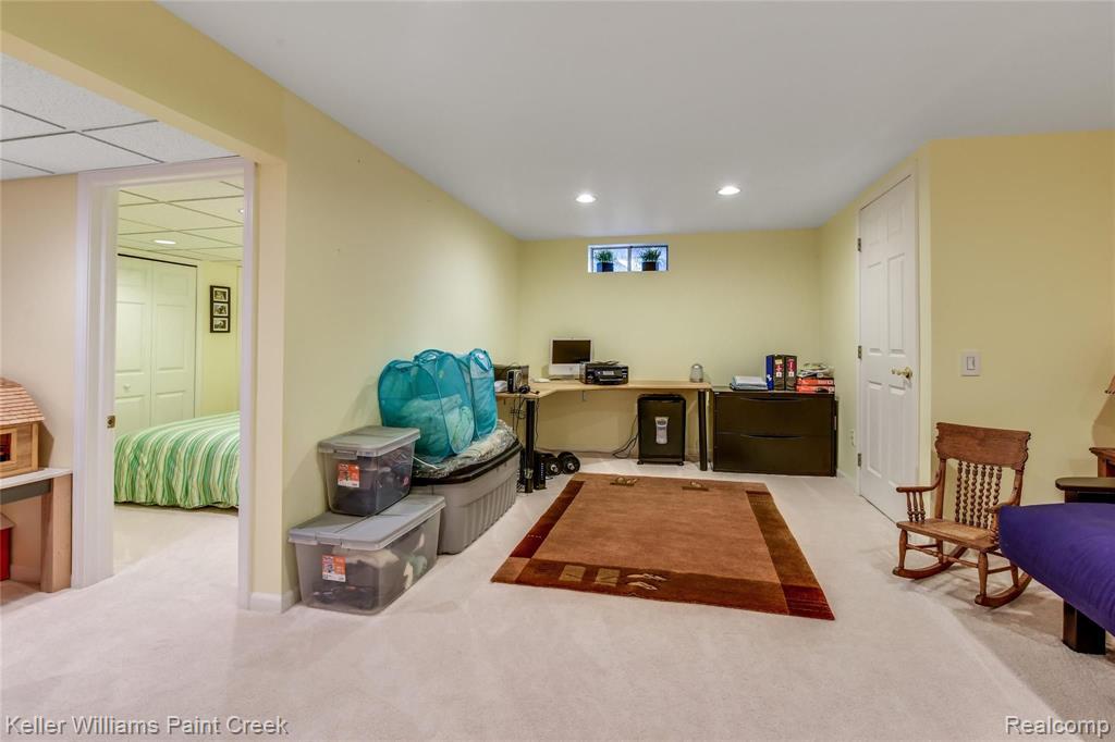 132 Saxon Court Rochester Hills, MI 48307 - Photo 31 of 45