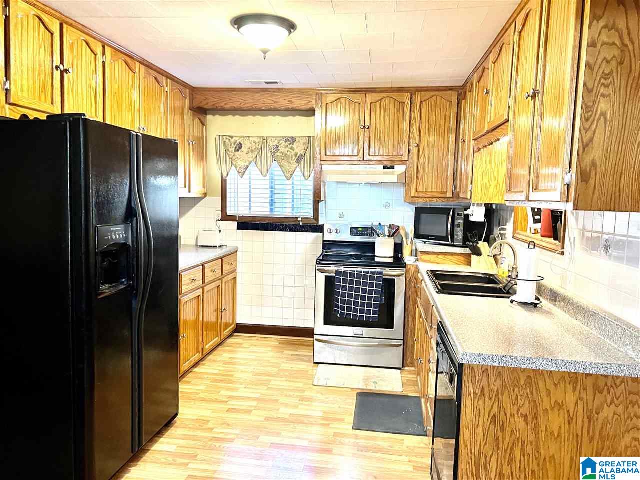 1511 Lee Street Gadsden, AL 35907 - Photo 7 of 41