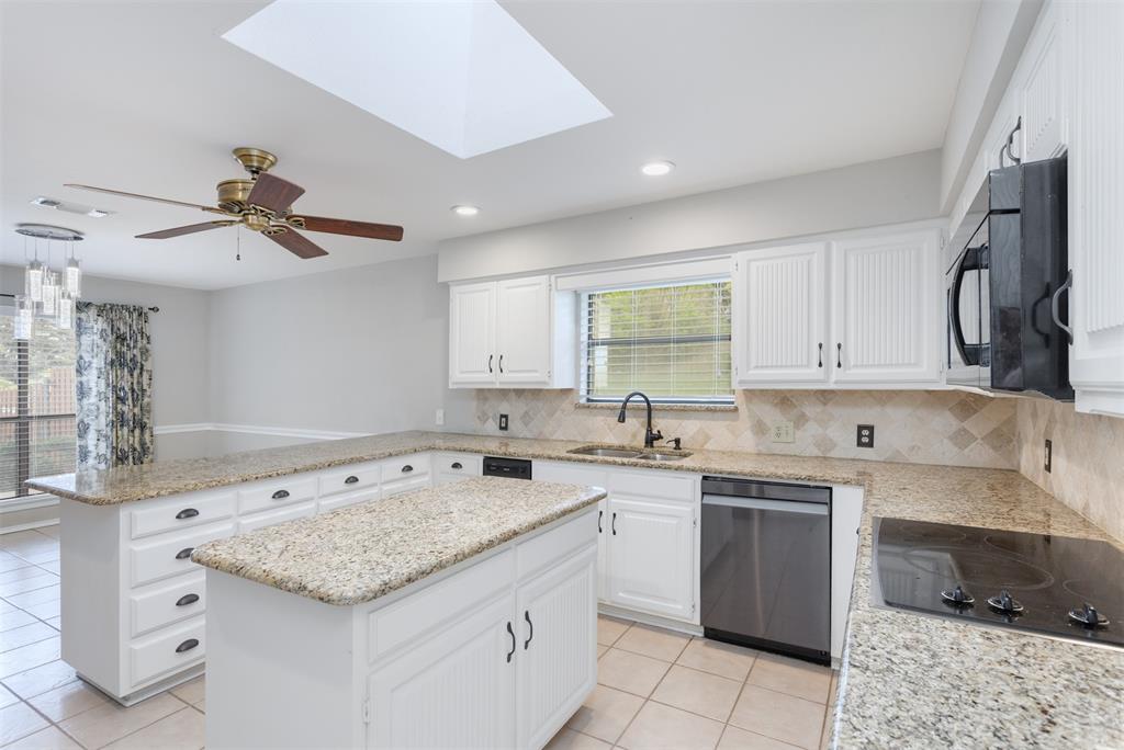 68 Legend Road Benbrook, TX 76132 - Photo 14 of 34