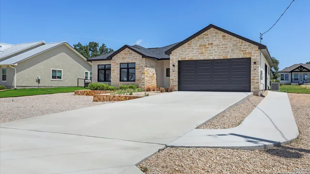 $449,000 | 120 Hiram Cook, Blanco, TX 78606
