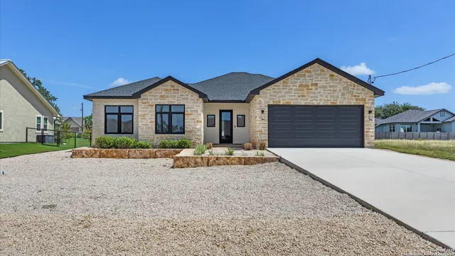 $449,000 | 120 Hiram Cook, Blanco, TX 78606