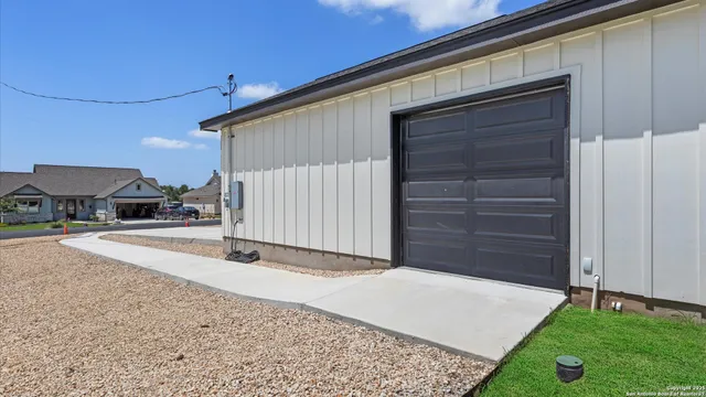 $449,000 | 120 Hiram Cook, Blanco, TX 78606