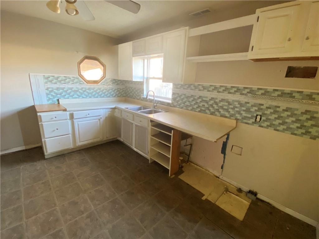 110 West Riley Street Easton, KS 66020 - Photo 15 of 27