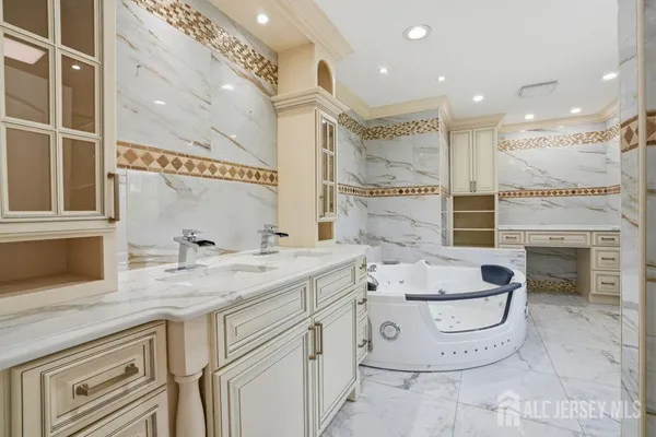 $1,349,000 | 905 Washington Avenue, Green Brook, NJ 08812