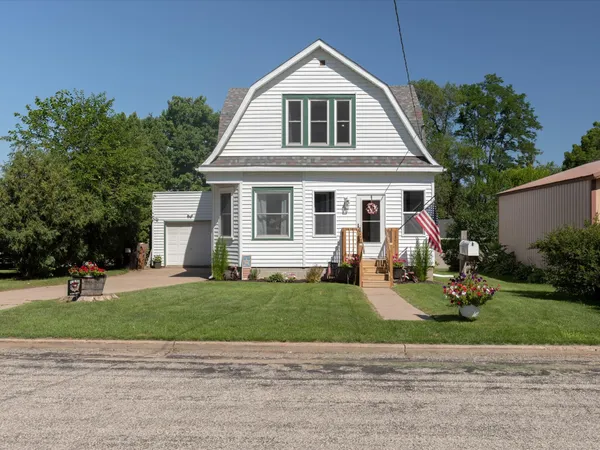 $199,306 | 306 East Washington Street, Durand, WI 54736