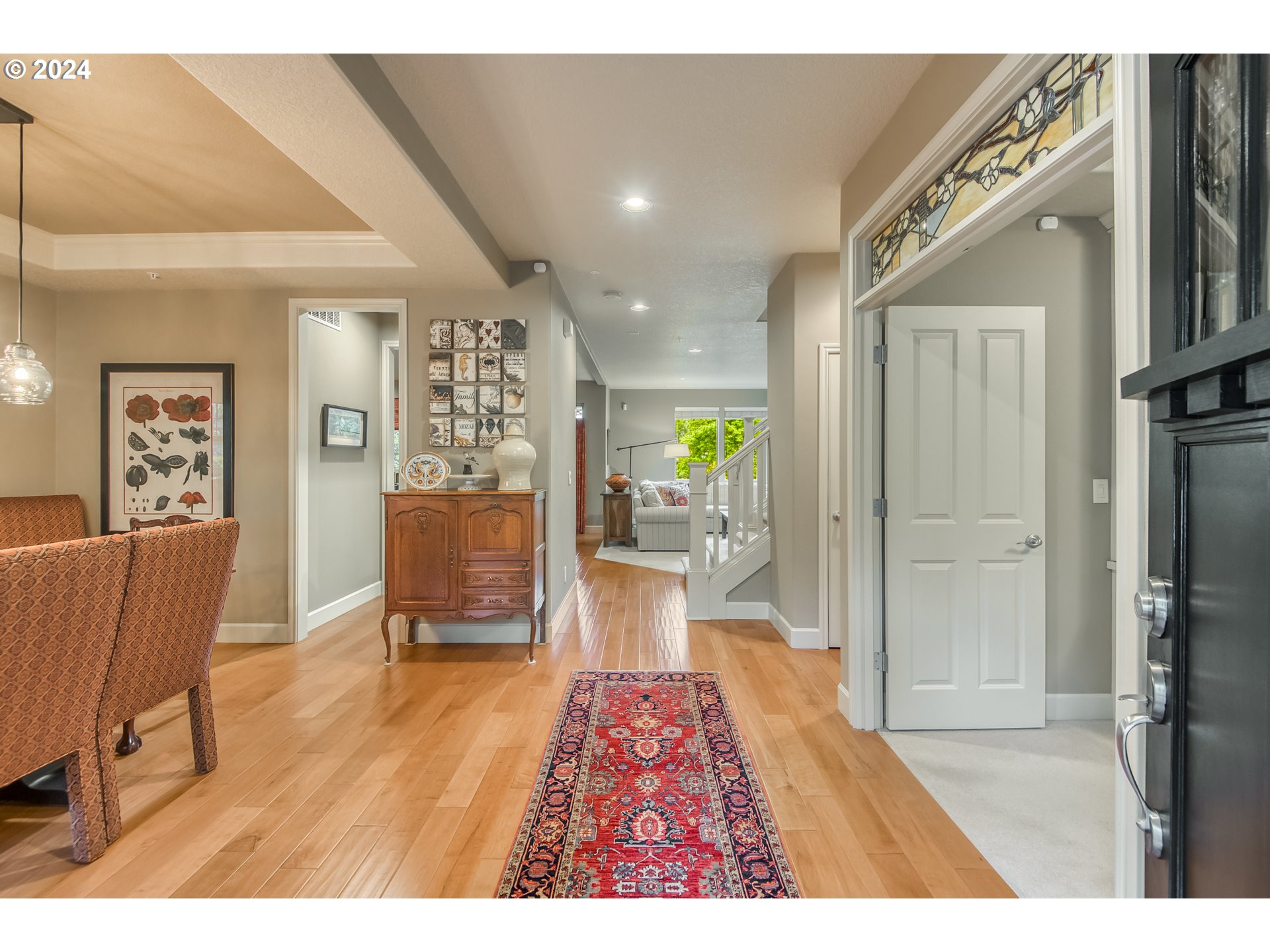 1609 Southwest Joshua Street Portland, OR 97219 - Photo 4 of 48 Entrance/Foyer