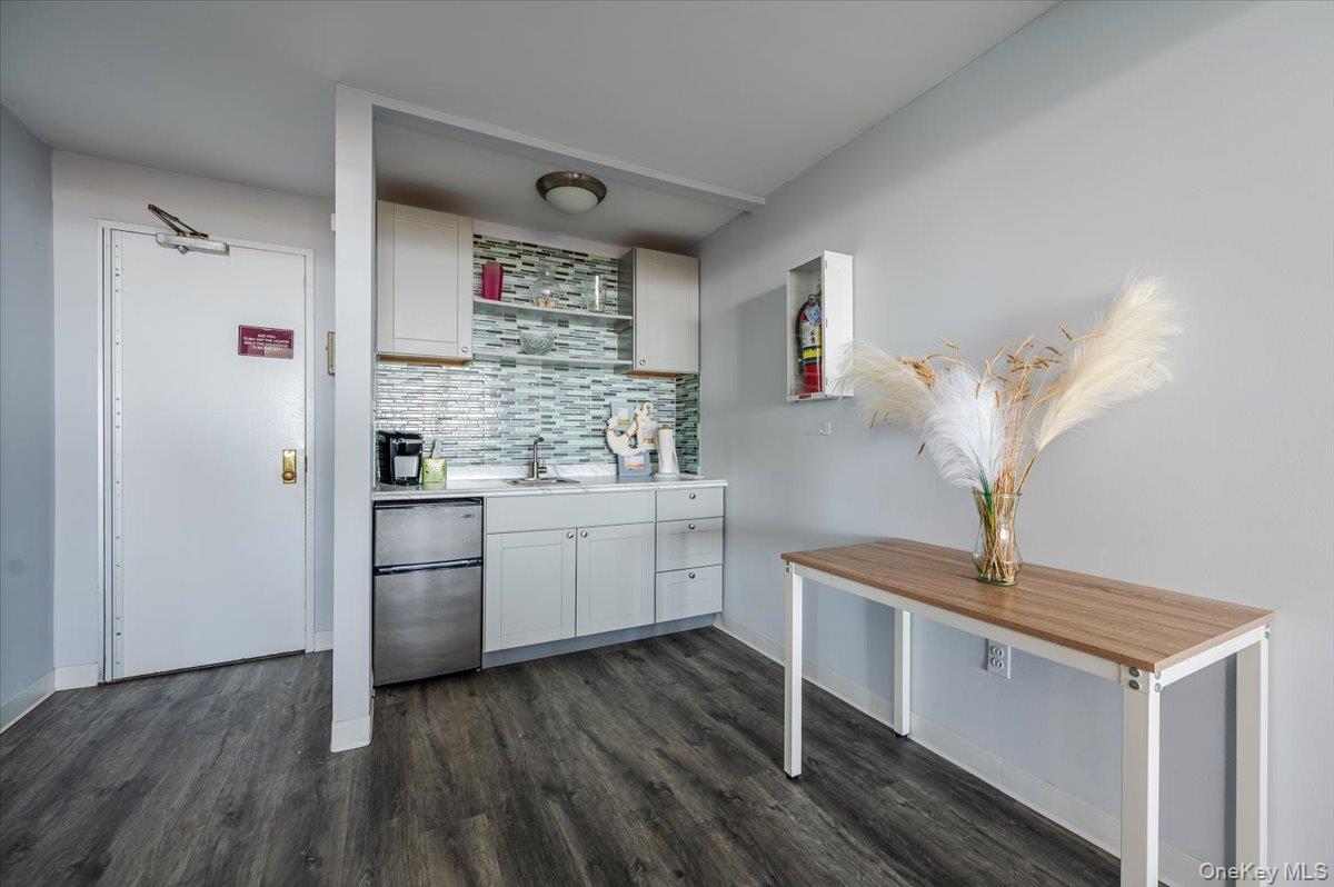 650 Shore Road, Unit 5P Long Beach, NY 11561 - Photo 25 of 29