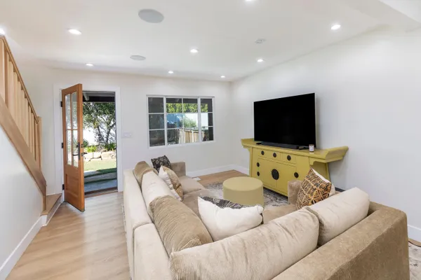 $9,425,000 | 487 Hot Springs Road, Santa Barbara, CA 93108