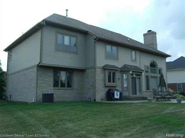48514 Gladstone Road Canton, MI 48188 - Photo 5 of 33 7.jpg