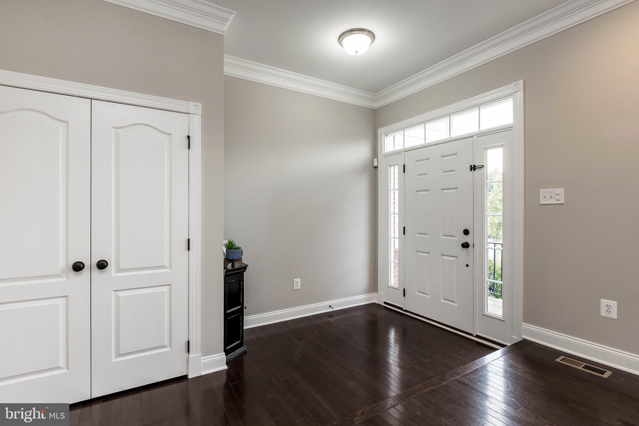 7648 Elmcrest Road Hanover, MD 21076 - Photo 4 of 44