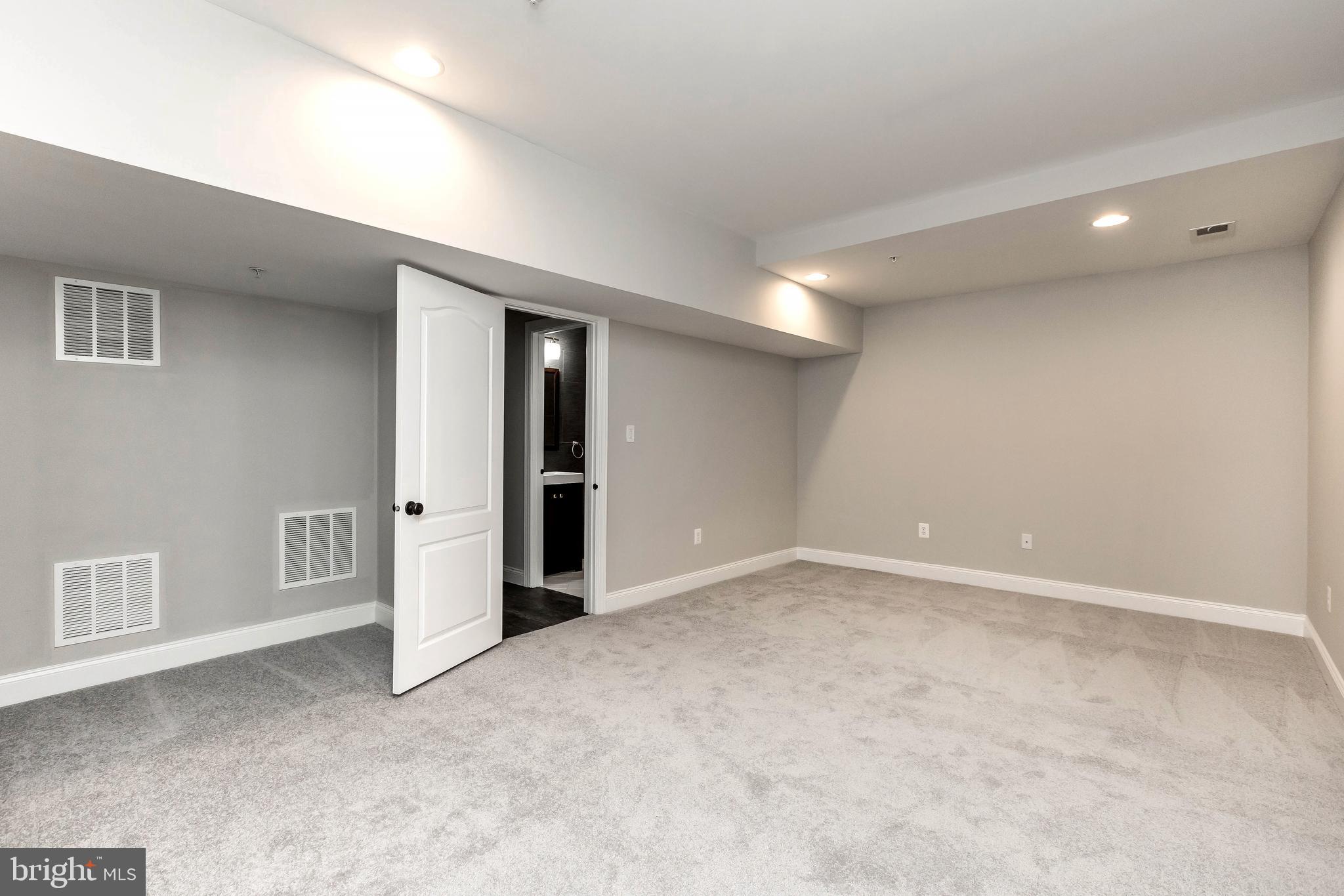 7648 Elmcrest Road Hanover, MD 21076 - Photo 33 of 44