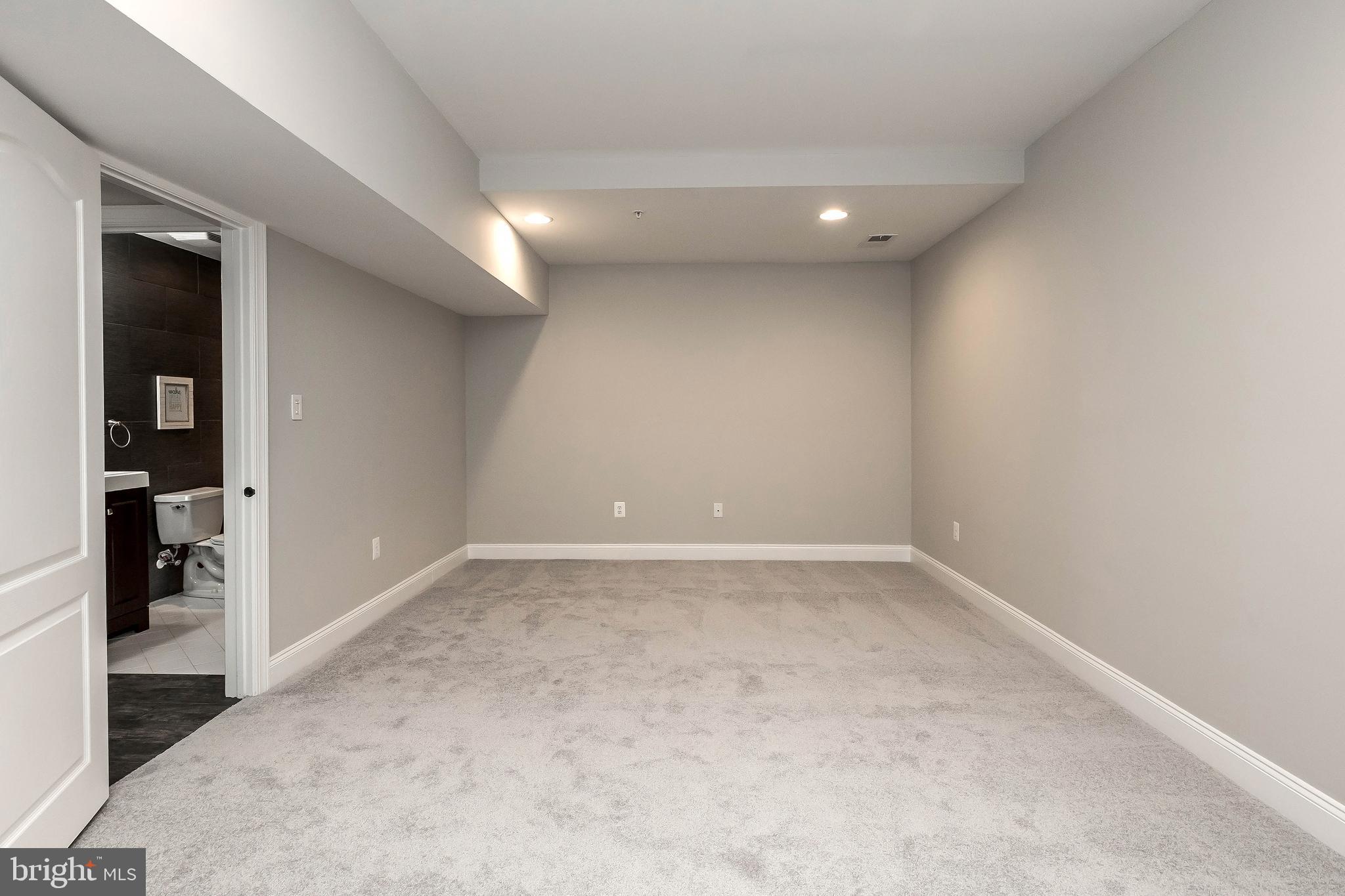 7648 Elmcrest Road Hanover, MD 21076 - Photo 34 of 44