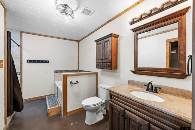 $194,900 | 1767 Willow Oak Road, Gladewater, TX 75647