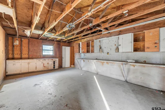 $194,900 | 1767 Willow Oak Road, Gladewater, TX 75647