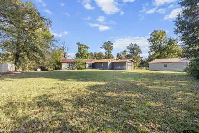 $194,900 | 1767 Willow Oak Road, Gladewater, TX 75647