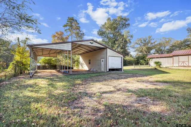$194,900 | 1767 Willow Oak Road, Gladewater, TX 75647