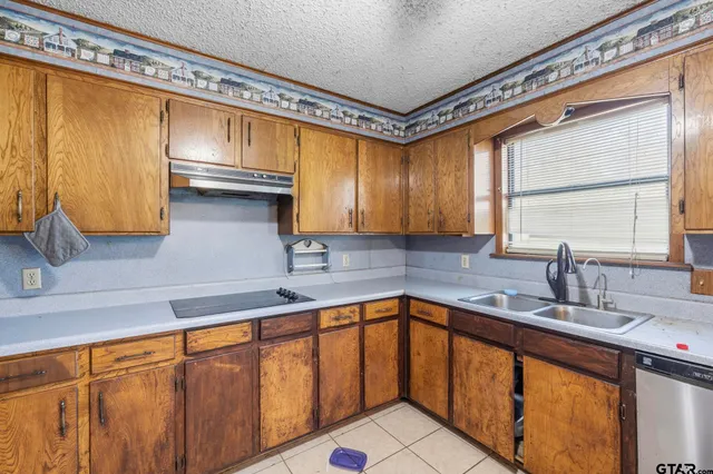 $194,900 | 1767 Willow Oak Road, Gladewater, TX 75647