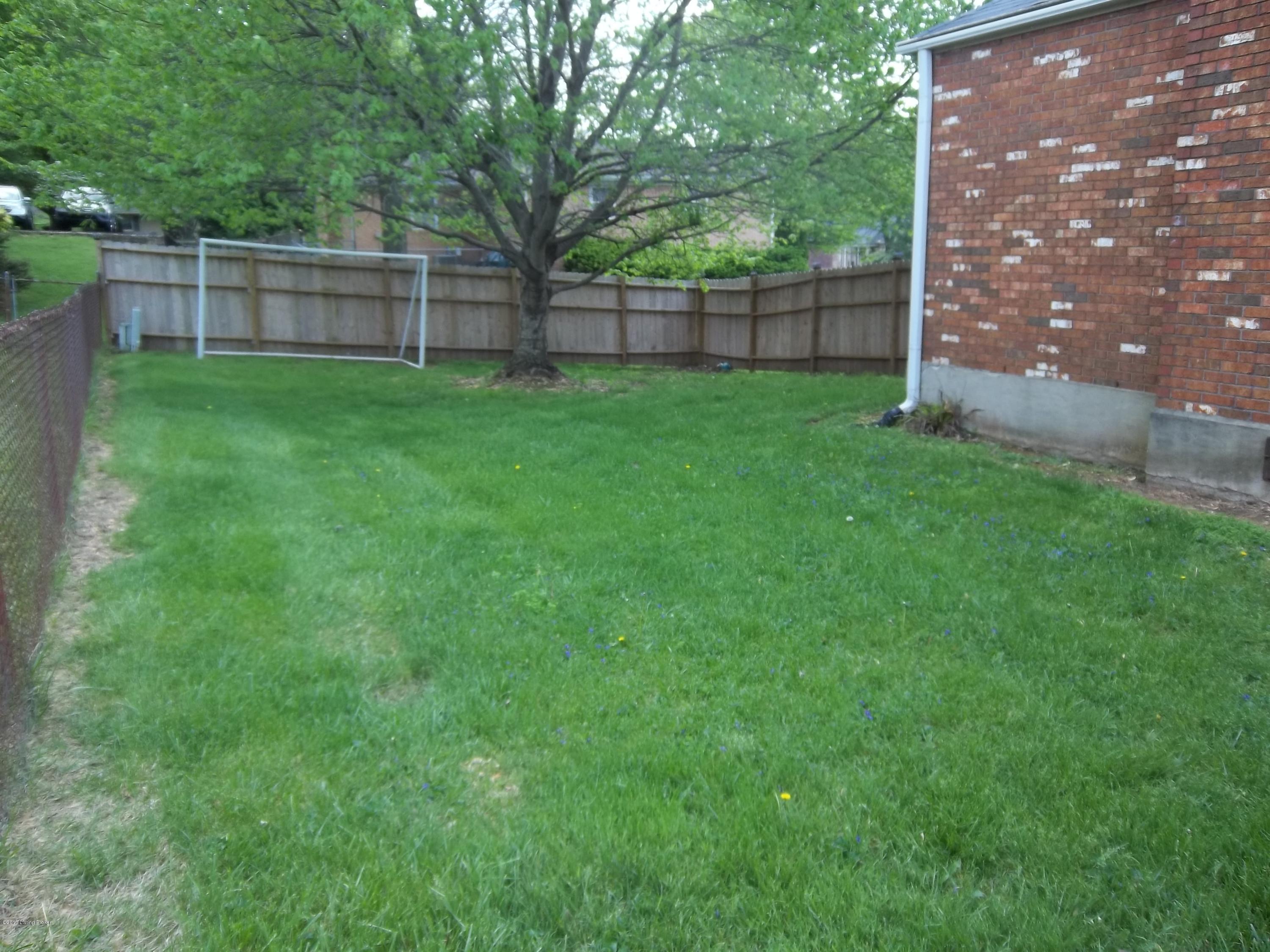 8901 Collingwood Road Louisville, KY 40299 - Photo 11 of 18 100_1319