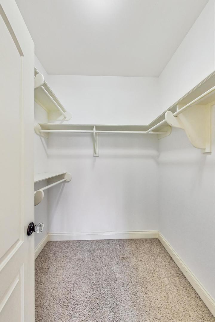 136 Fuller Road Hinsdale, IL 60521 - Photo 23 of 53 a view of an empty room