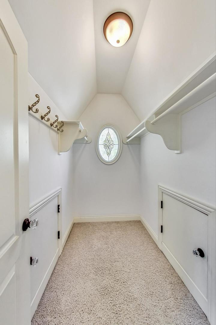 136 Fuller Road Hinsdale, IL 60521 - Photo 27 of 53 a view of a hallway with closet