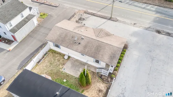 $200,000 | 301 South Main Street, Newtown, CT 06470