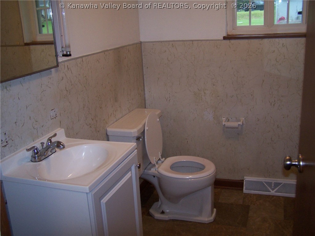 283 Charleston Road Point Pleasant, WV 25550 - Photo 9 of 10 Gallery Image 9