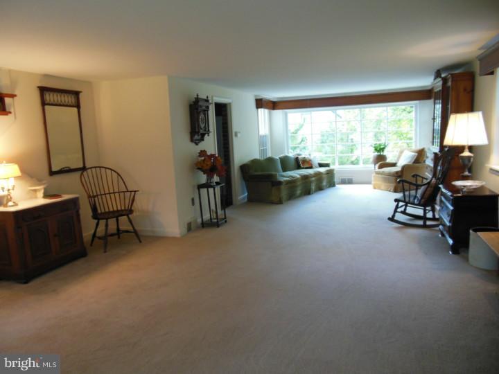 160 Beulah Road Doylestown, PA 18901 - Photo 3 of 22 Living Room