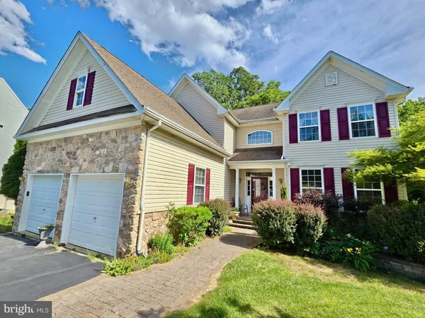 $580,000 | 712 Carriage Circle, Aston, PA 19014