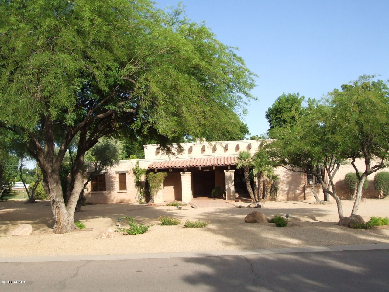 8239 South Terrace Road Tempe, AZ 85284 - Photo 2 of 5 Front of House