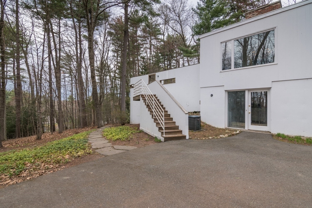 43 Morgan Circle Amherst, MA 01002 - Photo 35 of 42