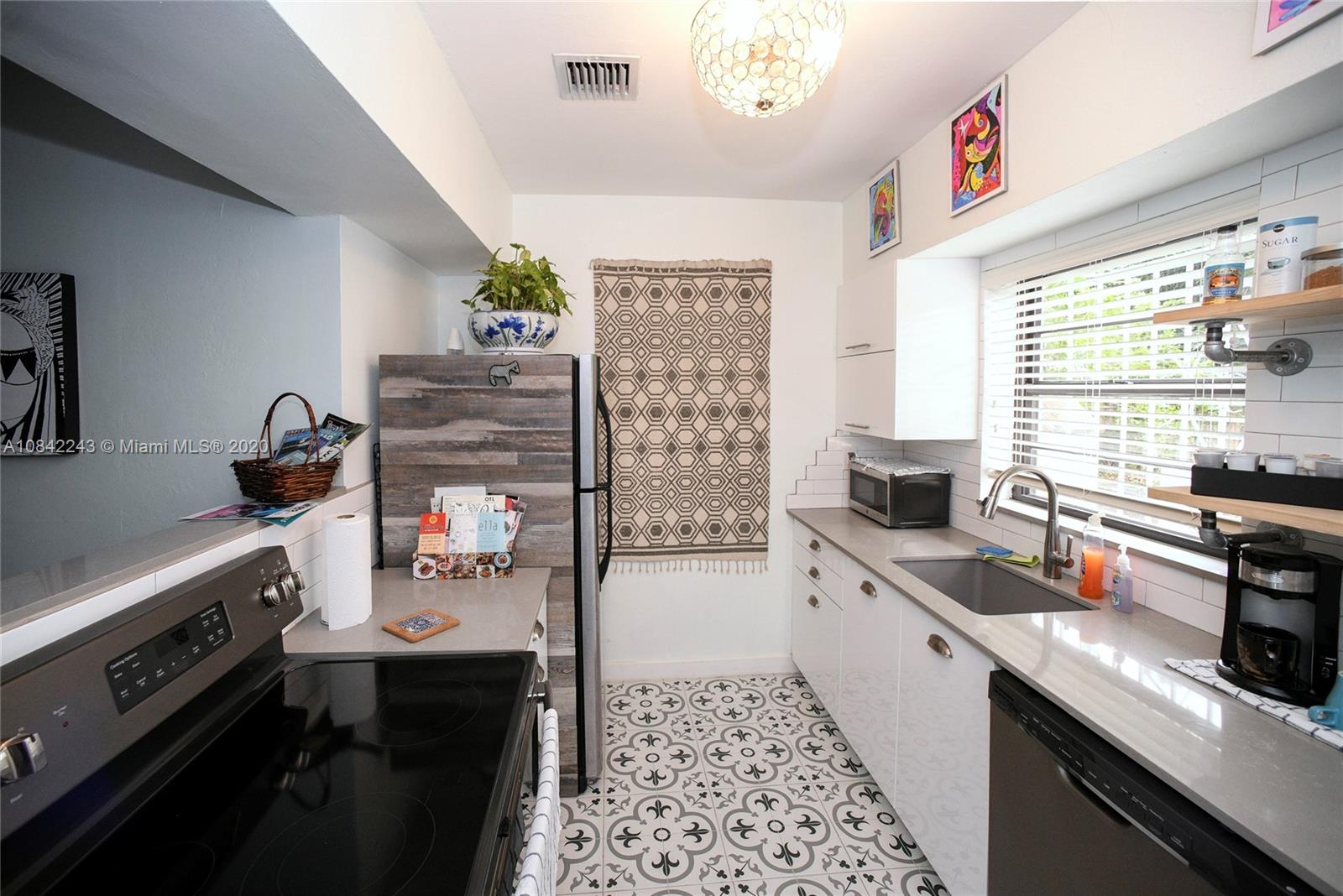 2 Northeast 44th Street, Unit 4 Miami, FL 33137 - Photo 2 of 11