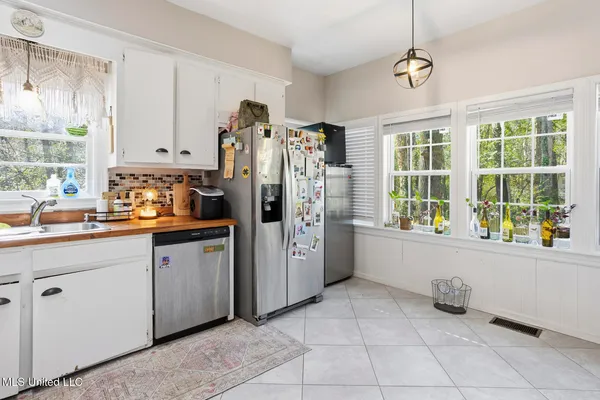 $259,900 | 4023 Robin Drive, Jackson, MS 39206