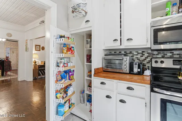 $259,900 | 4023 Robin Drive, Jackson, MS 39206