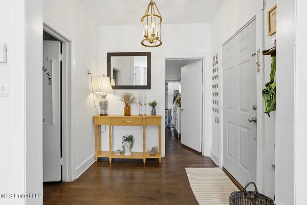 $259,900 | 4023 Robin Drive, Jackson, MS 39206