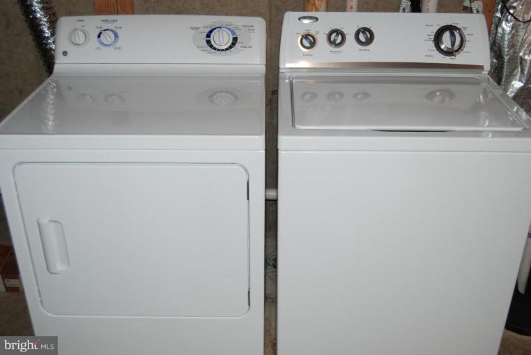 1488 Autumn Ridge Circle Reston, VA 20194 - Photo 29 of 30 a close up view of a washer and dryer