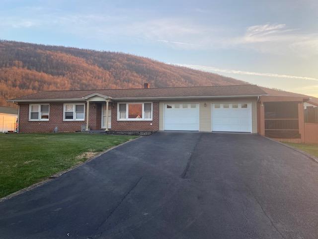 417 Winding Way Covington, VA 24426 - Photo 1 of 16 Front of Home