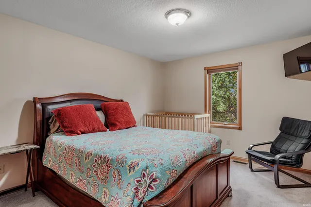 $575,000 | 14313 Shore Oaks Cove, Fort Wayne, IN 46814