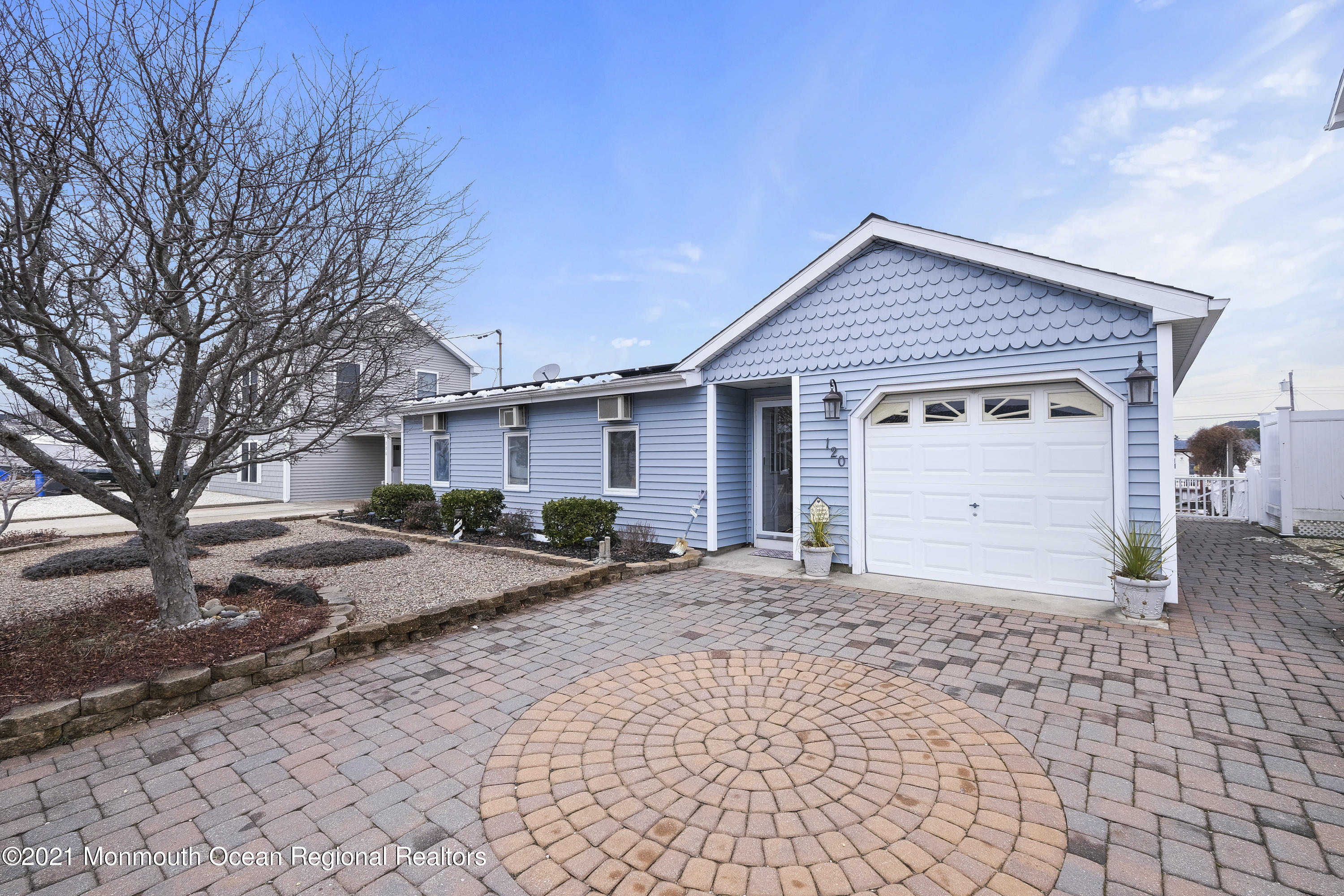 120 Morton Drive Manahawkin, NJ 08050 - Photo 7 of 20 A398F688-FD59-4AC9-8422-A19570FEA978