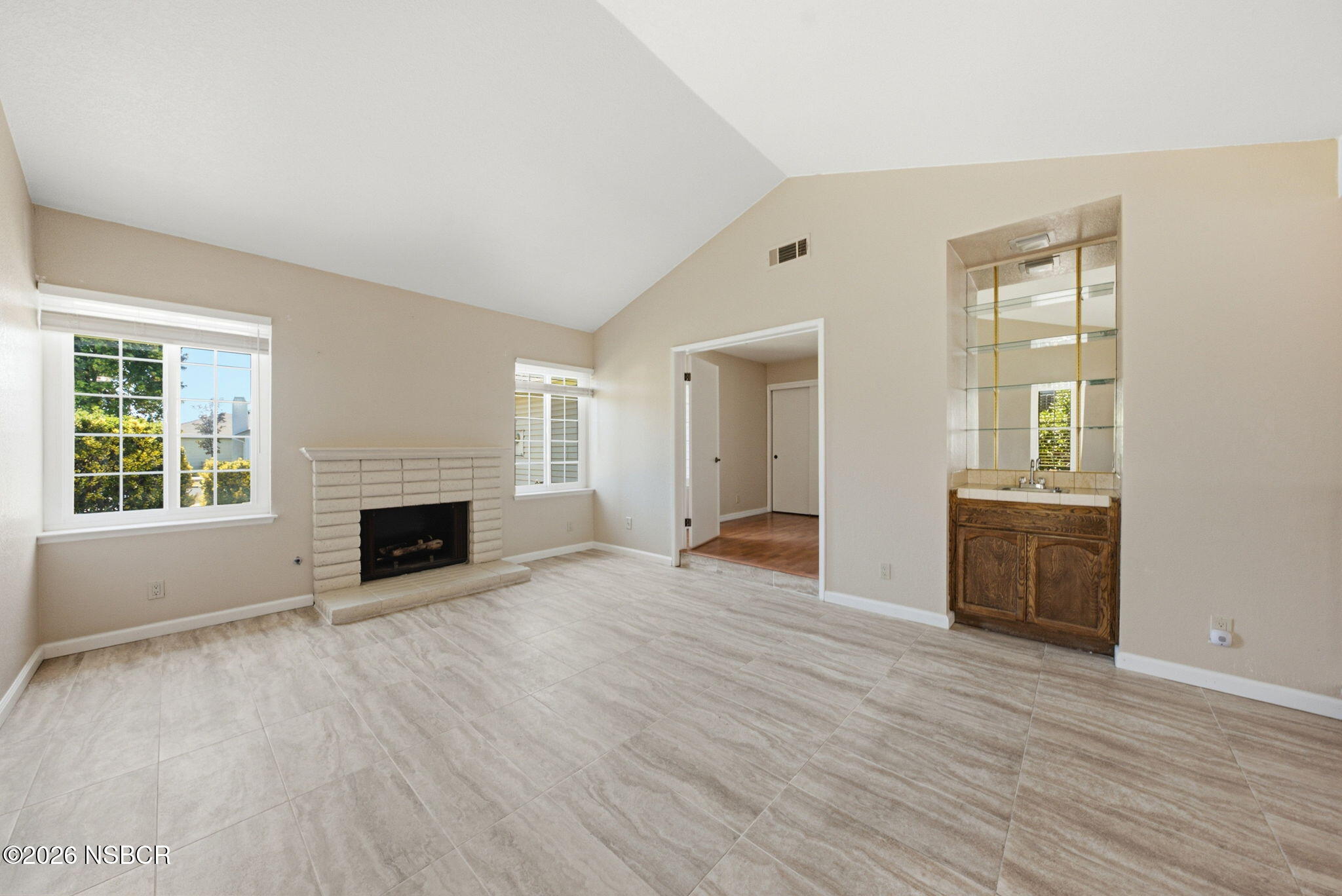 1-web-or-mls-4746 Hartnell-37