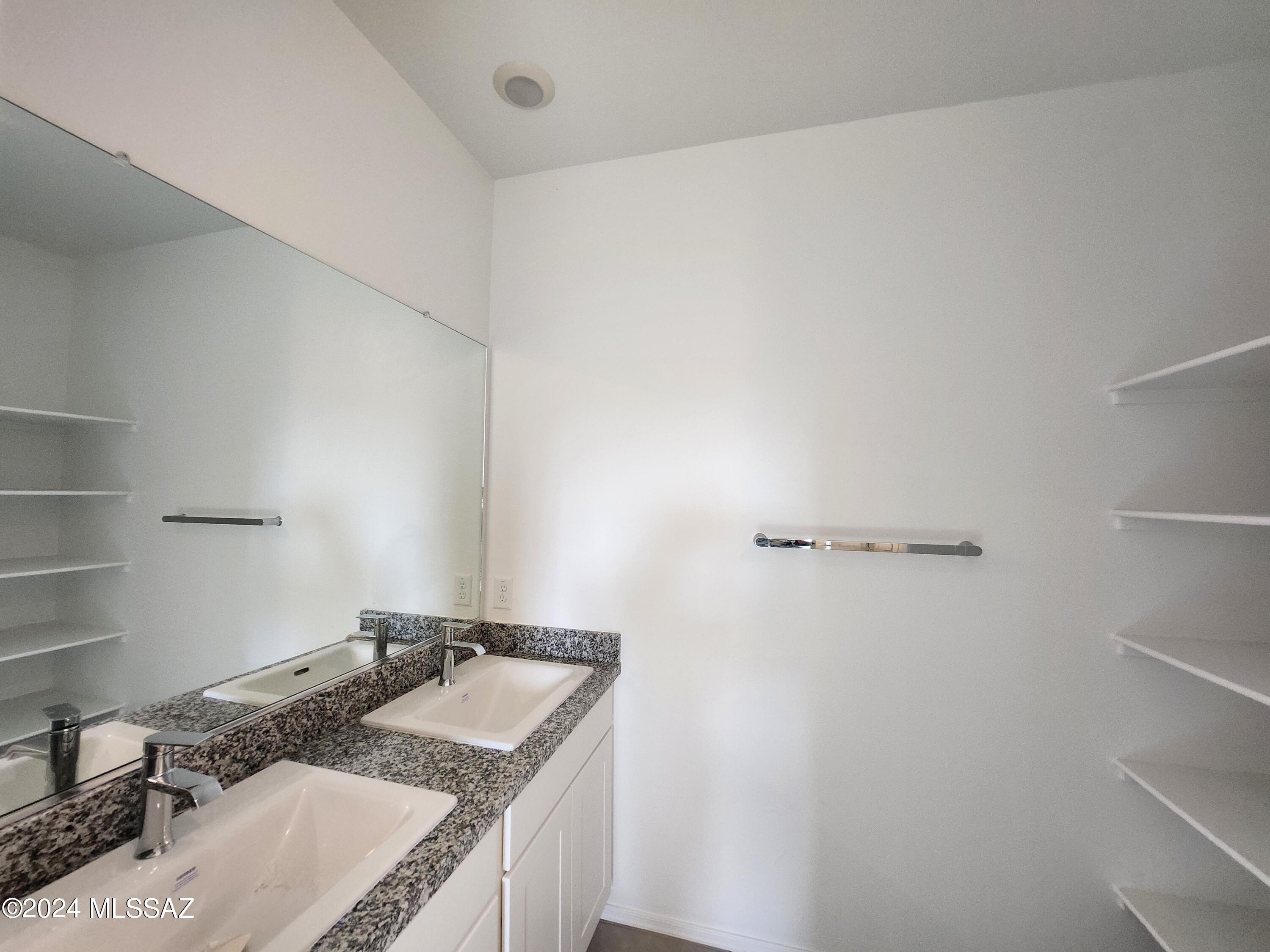 12536 West Barnett Road Marana, AZ 85653 - Photo 14 of 41