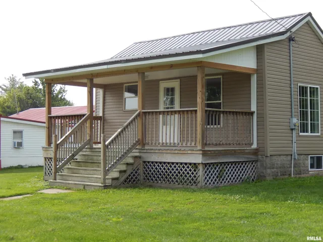 $69,900 | 300 East Summer Street, Plymouth, IL 62367