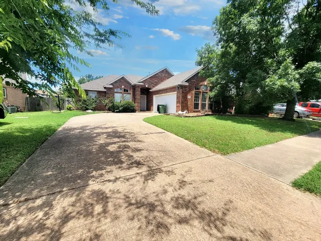 $1,995 | 613 Deercreek Lane, Leander, TX 78641