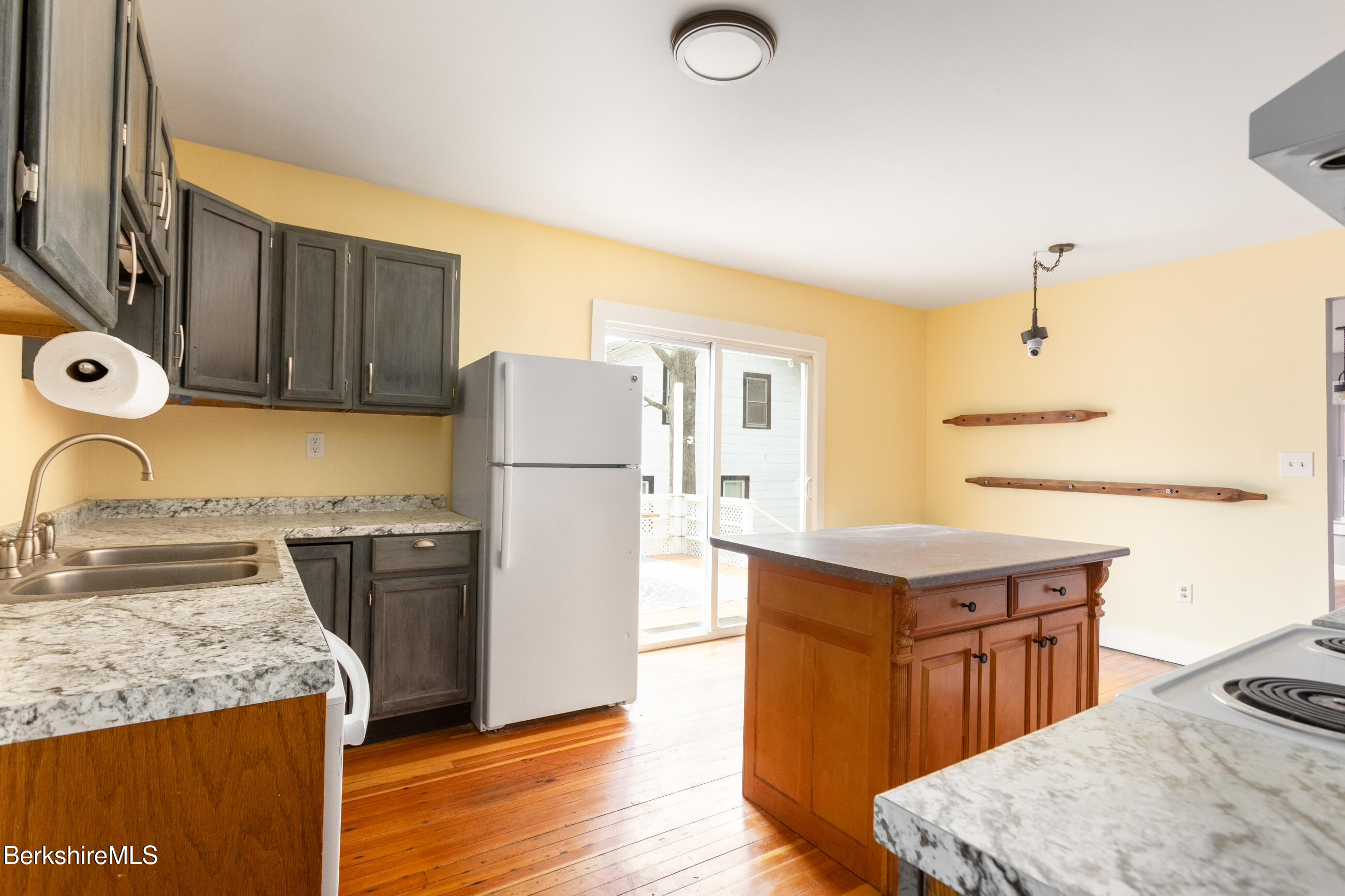 100 Cheshire Road Pittsfield, MA 01201 - Photo 14 of 38 image-11 (1)