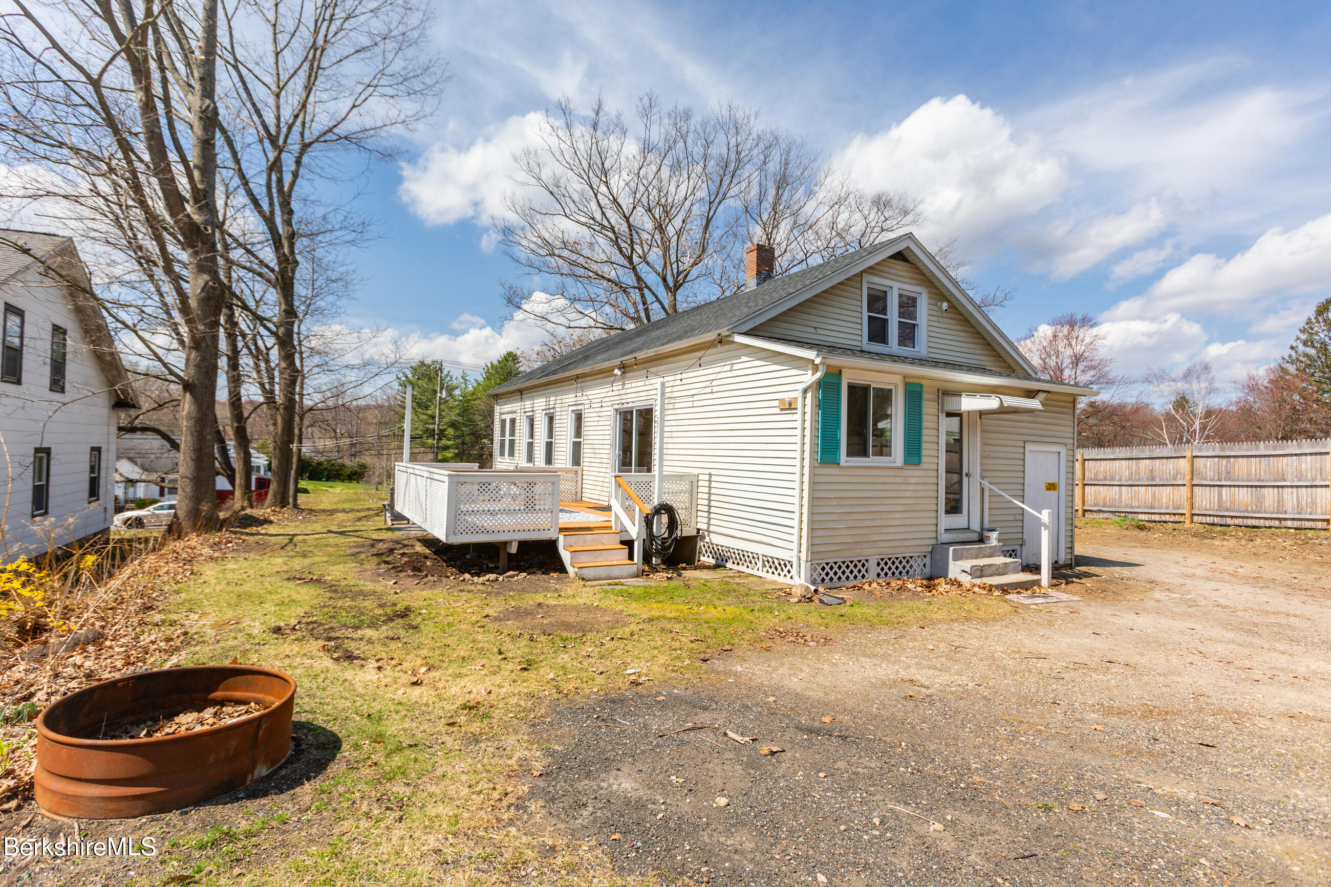 100 Cheshire Road Pittsfield, MA 01201 - Photo 37 of 38 image-34