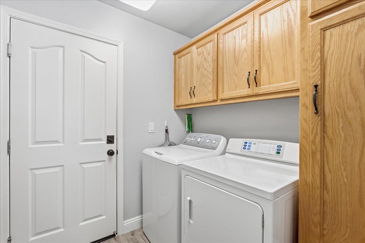 7821 Shell Beach Drive Antelope, CA 95843 - Photo 20 of 40 a utility room with dryer and washer