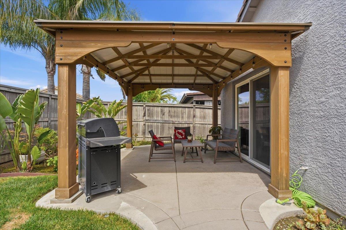 7821 Shell Beach Drive Antelope, CA 95843 - Photo 32 of 40 a view of outdoor space yard and patio