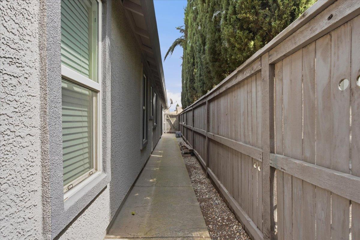 7821 Shell Beach Drive Antelope, CA 95843 - Photo 39 of 40 a view of balcony